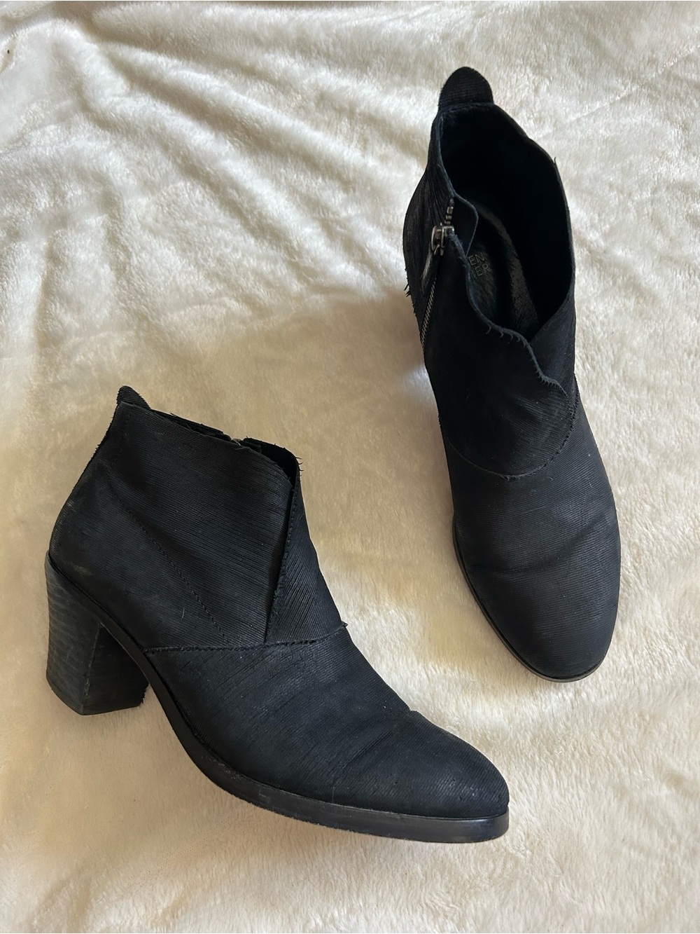 Eileen Fisher black murphy intaglio leather heeled bootie womens 10
